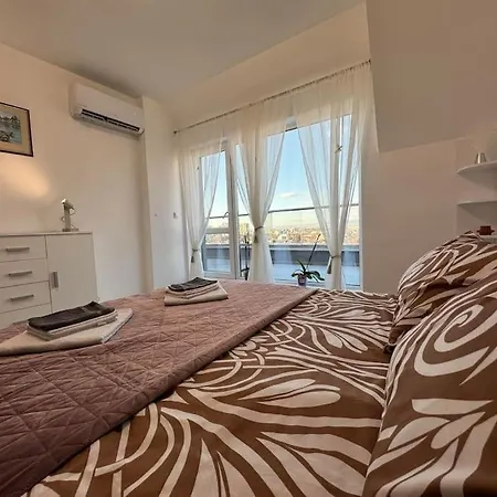 Apartment Panoramic View Near Airport *