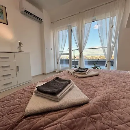 Apartment Panoramic View Near Airport *