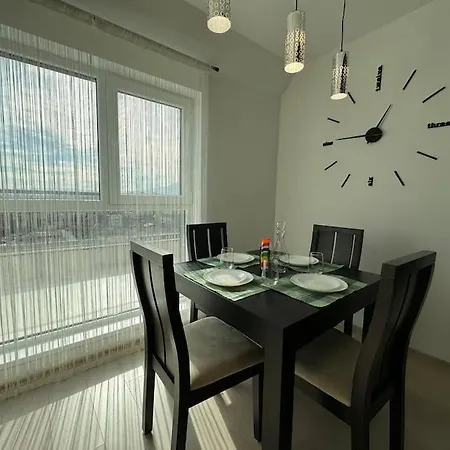 Apartment Panoramic View Near Airport *