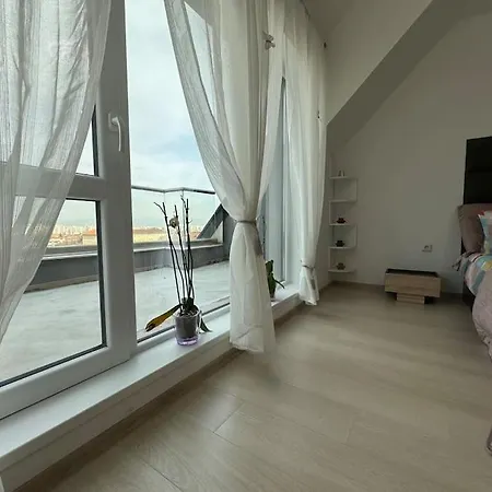 Apartment Panoramic View Near Airport